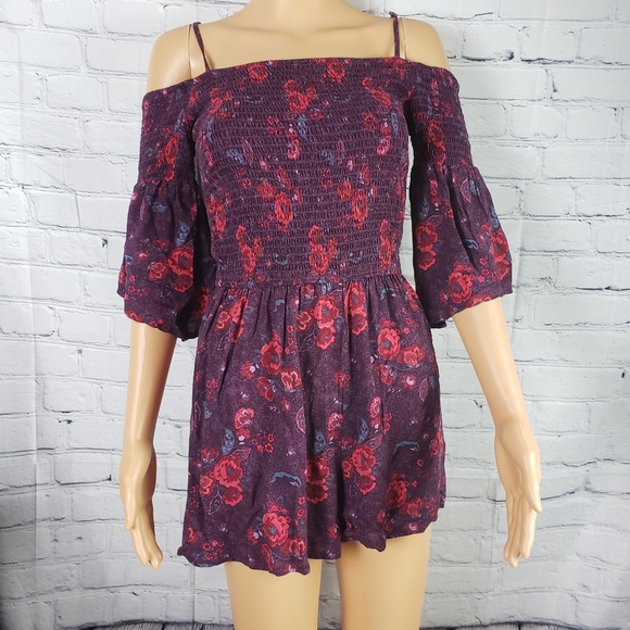 Hollister Floral Romper - Picture 4 of 6